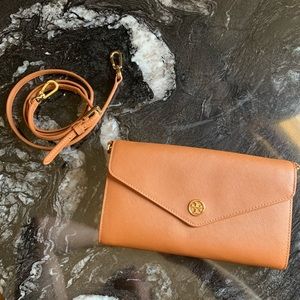 Tory Burch Robinson Expandable Conceirge Wallet